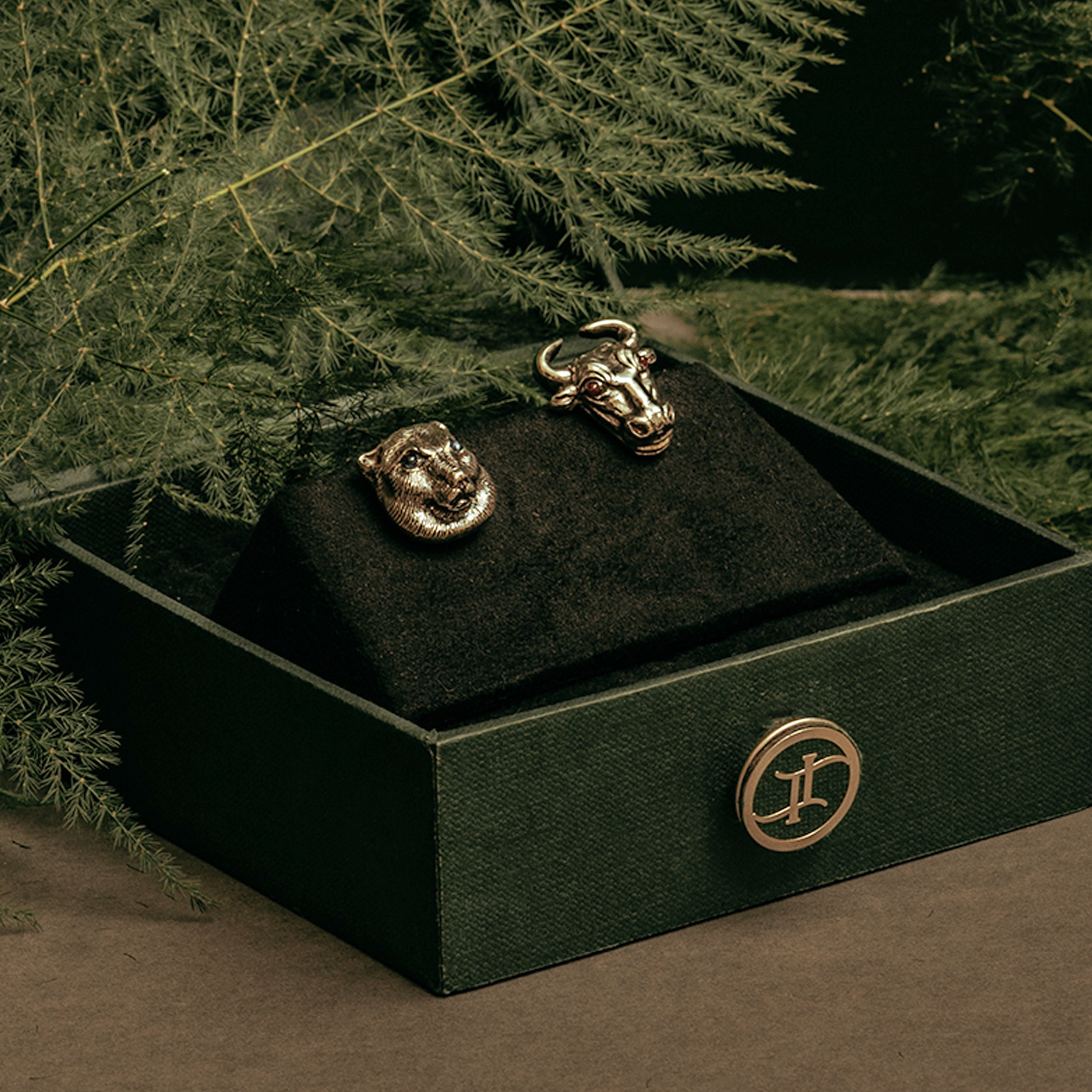 The Untamed Style of Wild Silver Cufflinks: Elevate Your Look with Tichu